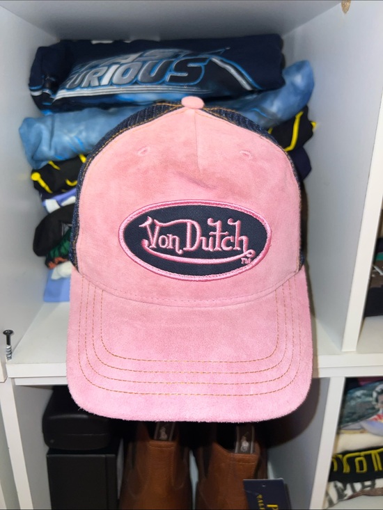 Von Dutch Accessories - Von Dutch Pink Suede Trucker Hat